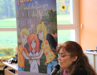 IMG_0175_Miriam Rademacher liest aus Talisman