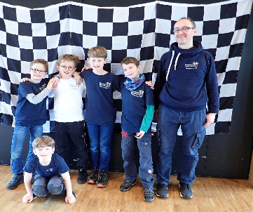 P3110391_Mannschaft und Daniel Adler