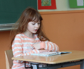 IMG_6678-Vorleserin Kl. 4