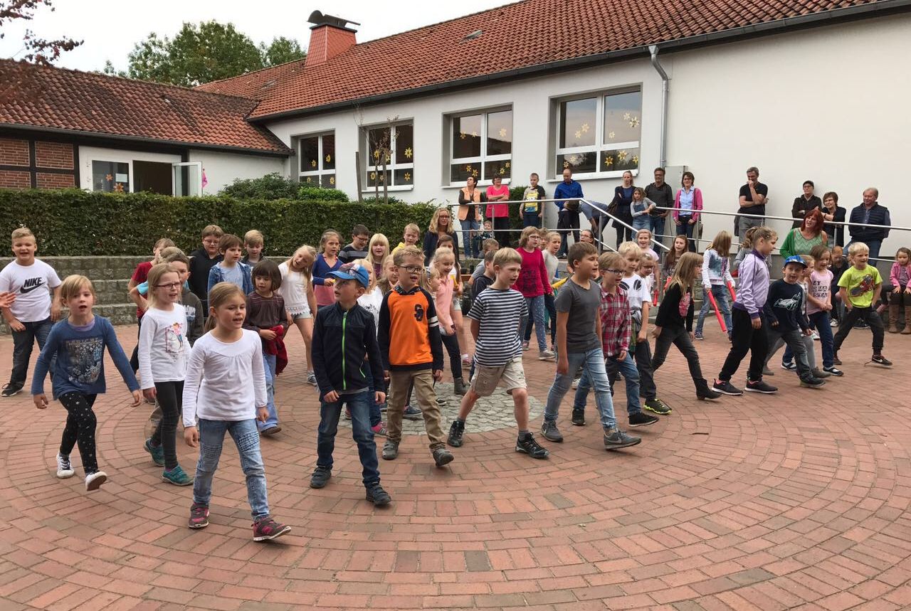 IMG-20170923-Schulhofspiel1