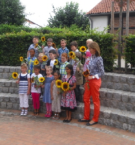 CIMG0545_Frau Busse mit Kl. 1